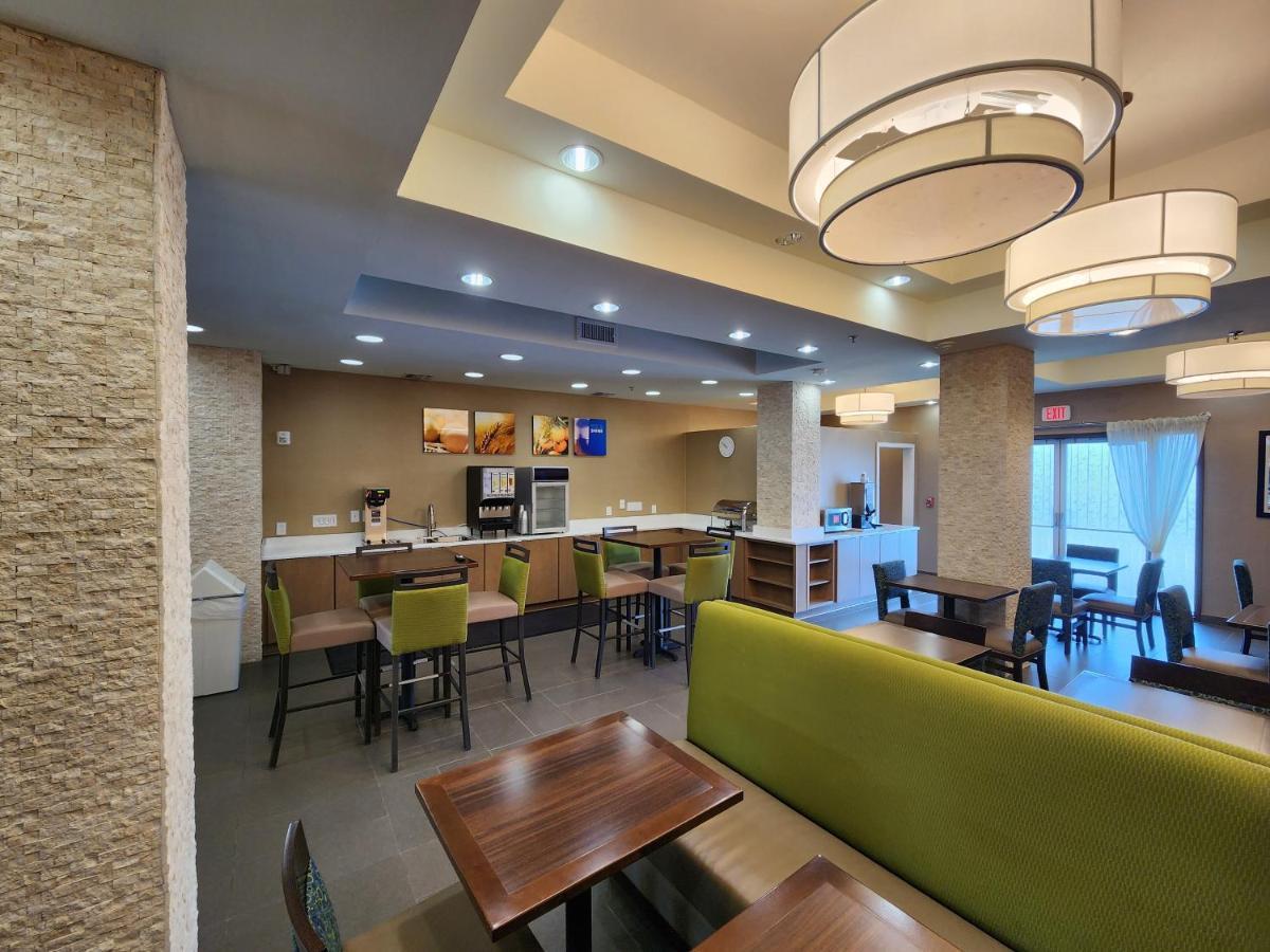 Comfort Suites New Orleans East Экстерьер фото