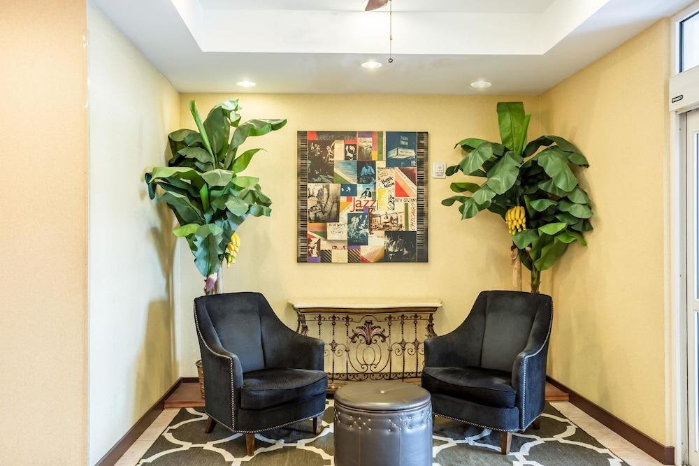Comfort Suites New Orleans East Экстерьер фото