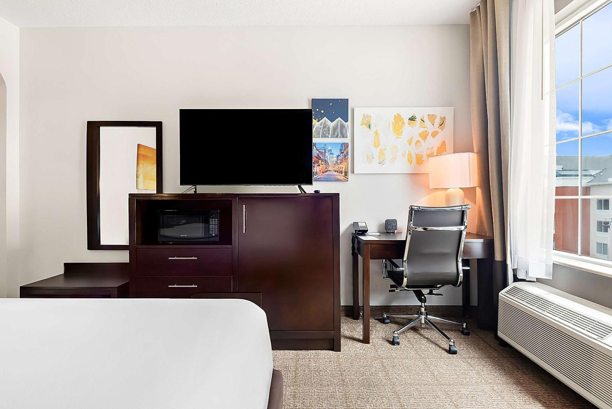 Comfort Suites New Orleans East Экстерьер фото